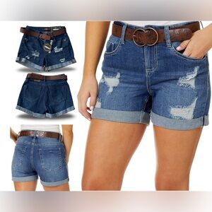 Dollhouse Women's Juniors Destructed Belted high rise Short.  Size 3/4